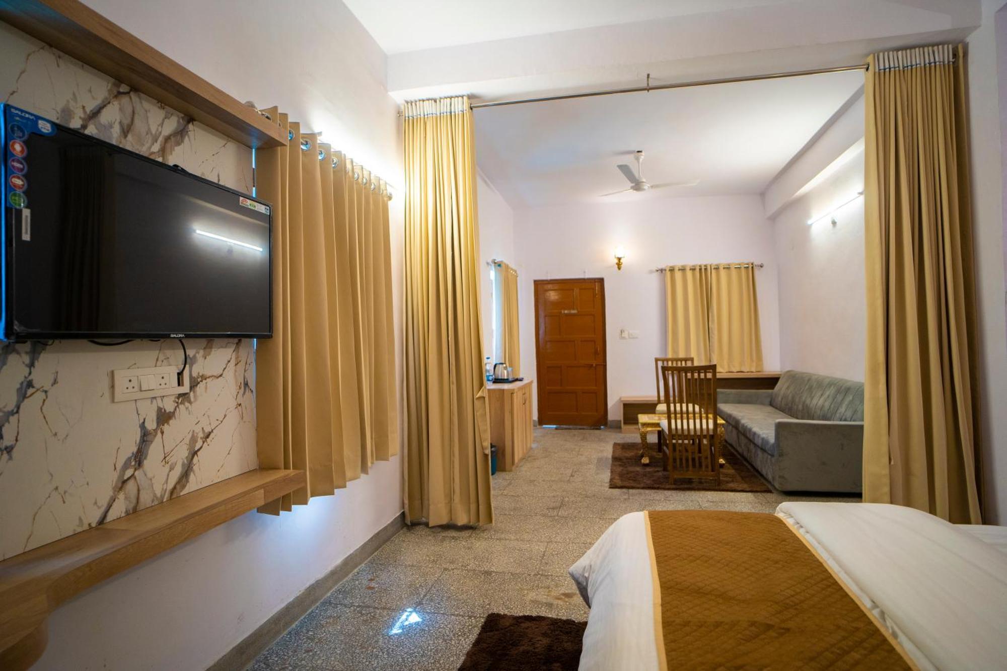 Devdarshan Hotel & Restaurant Удайпур Екстериор снимка