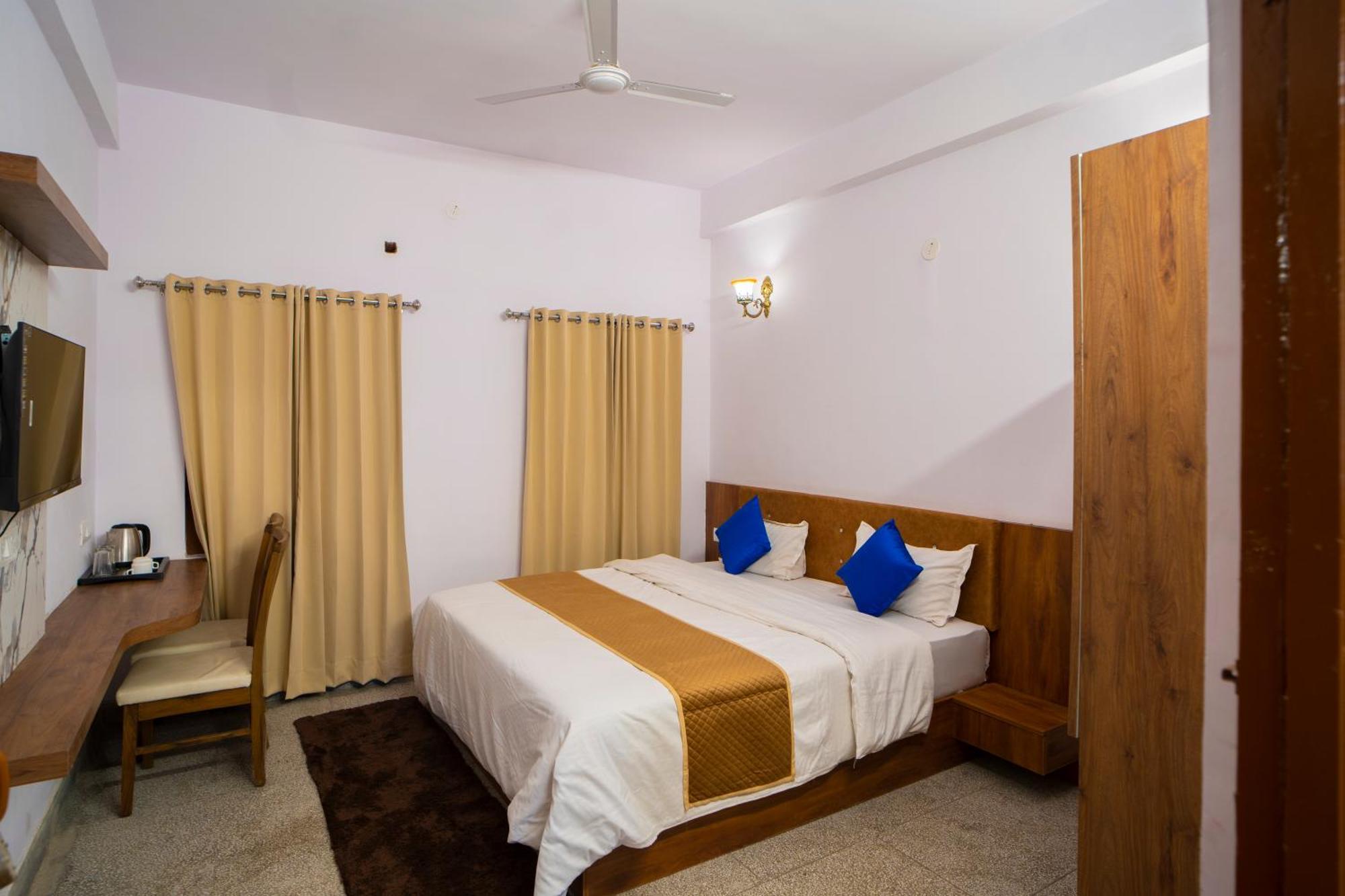Devdarshan Hotel & Restaurant Удайпур Екстериор снимка