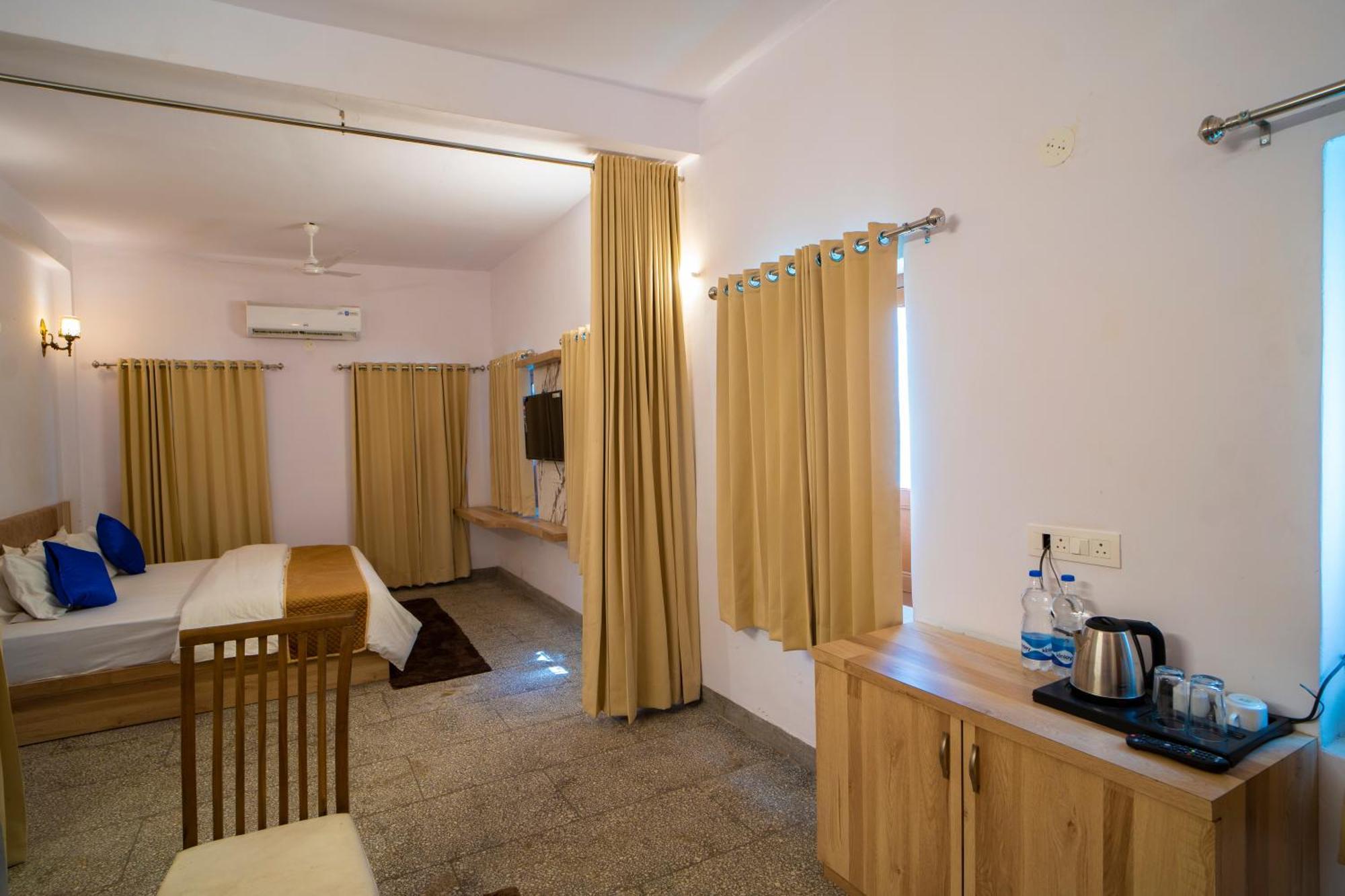 Devdarshan Hotel & Restaurant Удайпур Екстериор снимка