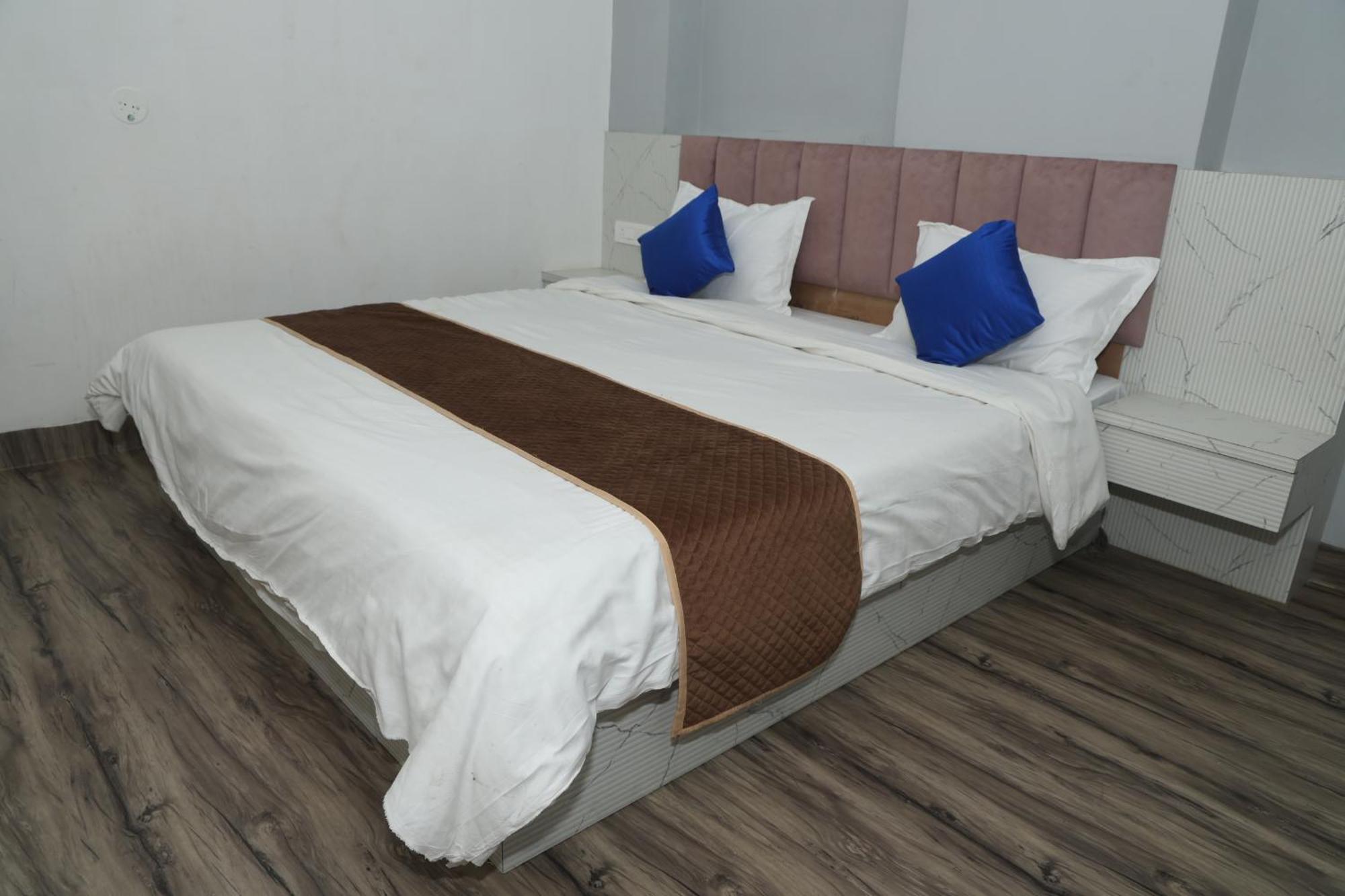 Devdarshan Hotel & Restaurant Удайпур Екстериор снимка