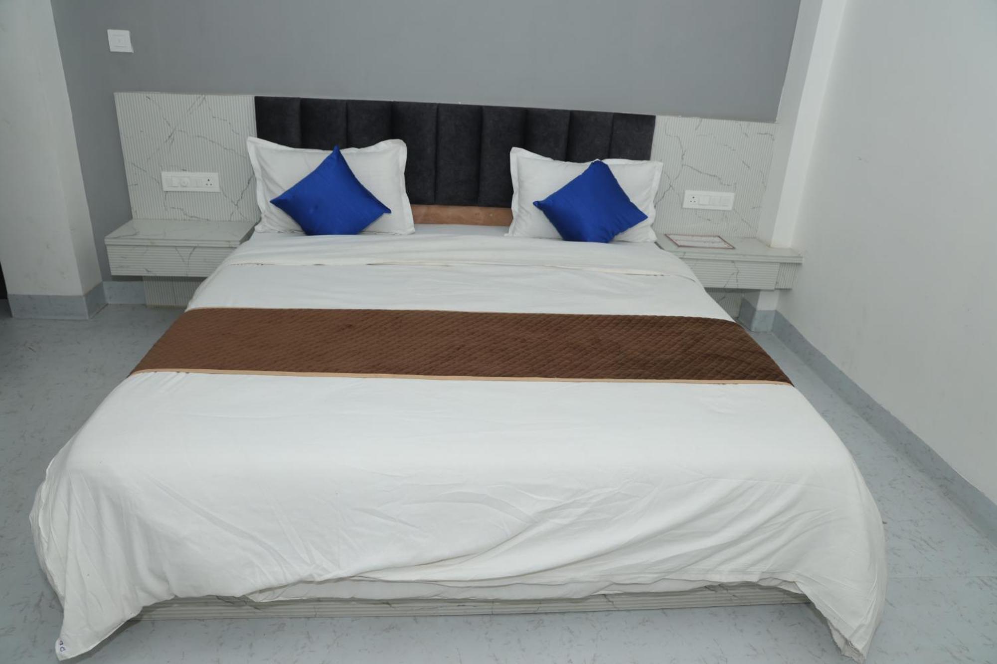 Devdarshan Hotel & Restaurant Удайпур Екстериор снимка