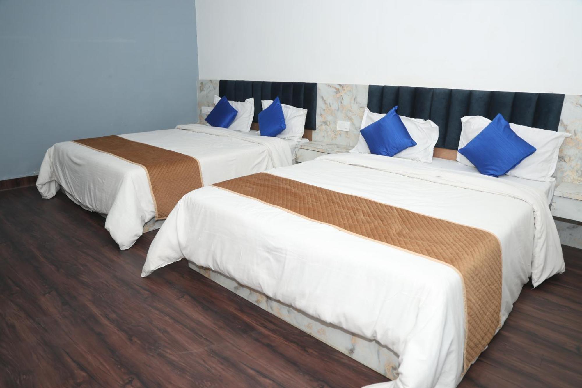 Devdarshan Hotel & Restaurant Удайпур Екстериор снимка